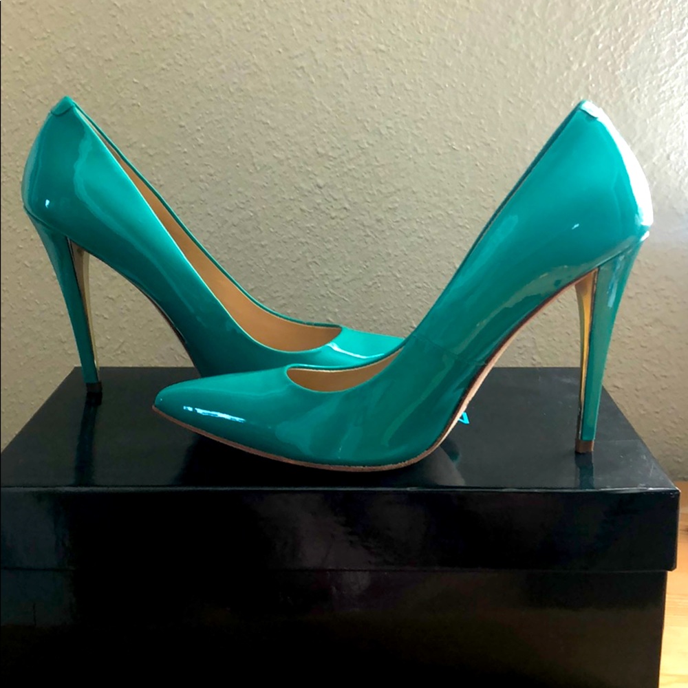 Marciano Pumps